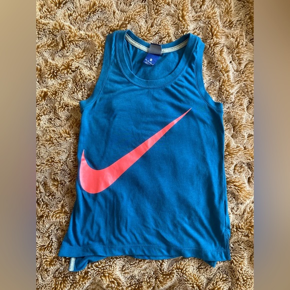 Like new blue and pink Nike tank top - Picture 3 of 5
